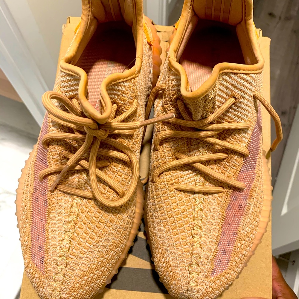 YEEZY (CLAY) only worn twice